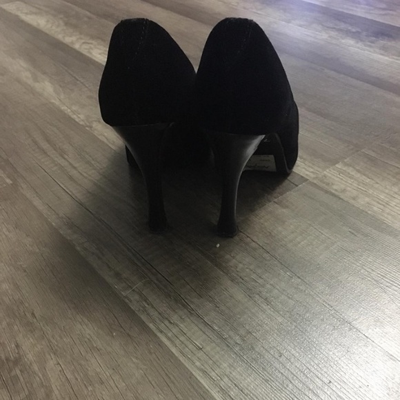 Heels - Picture 3 of 4
